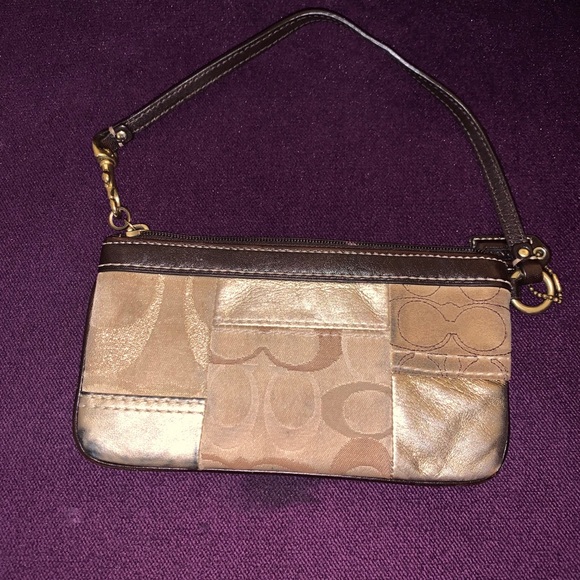 Coach wristlet - Picture 2 of 4